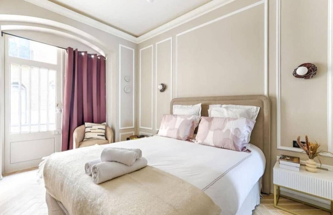 Studio Rue Fabert, Invalides, Paris 7