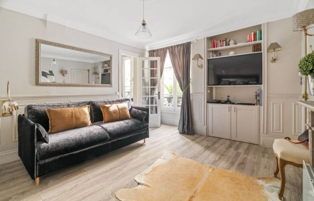 Elegant Studio · Rue du Bac, Rue du Bac · Paris 7th